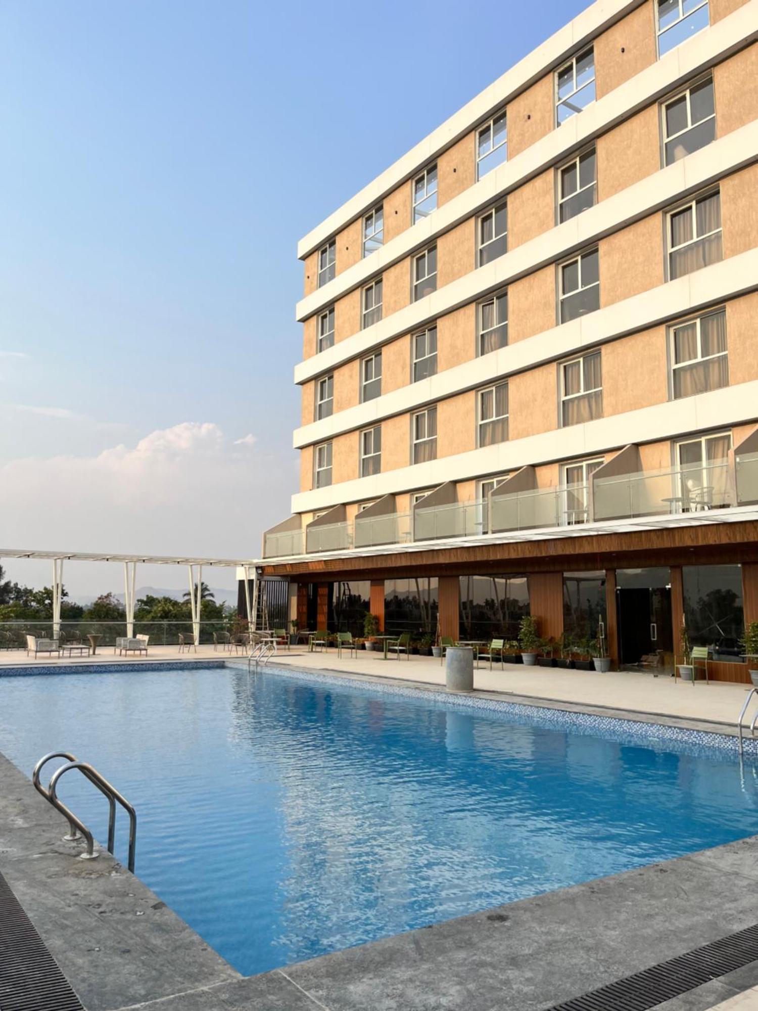 Vits Satyajeet Karad Hotel Eksteriør billede