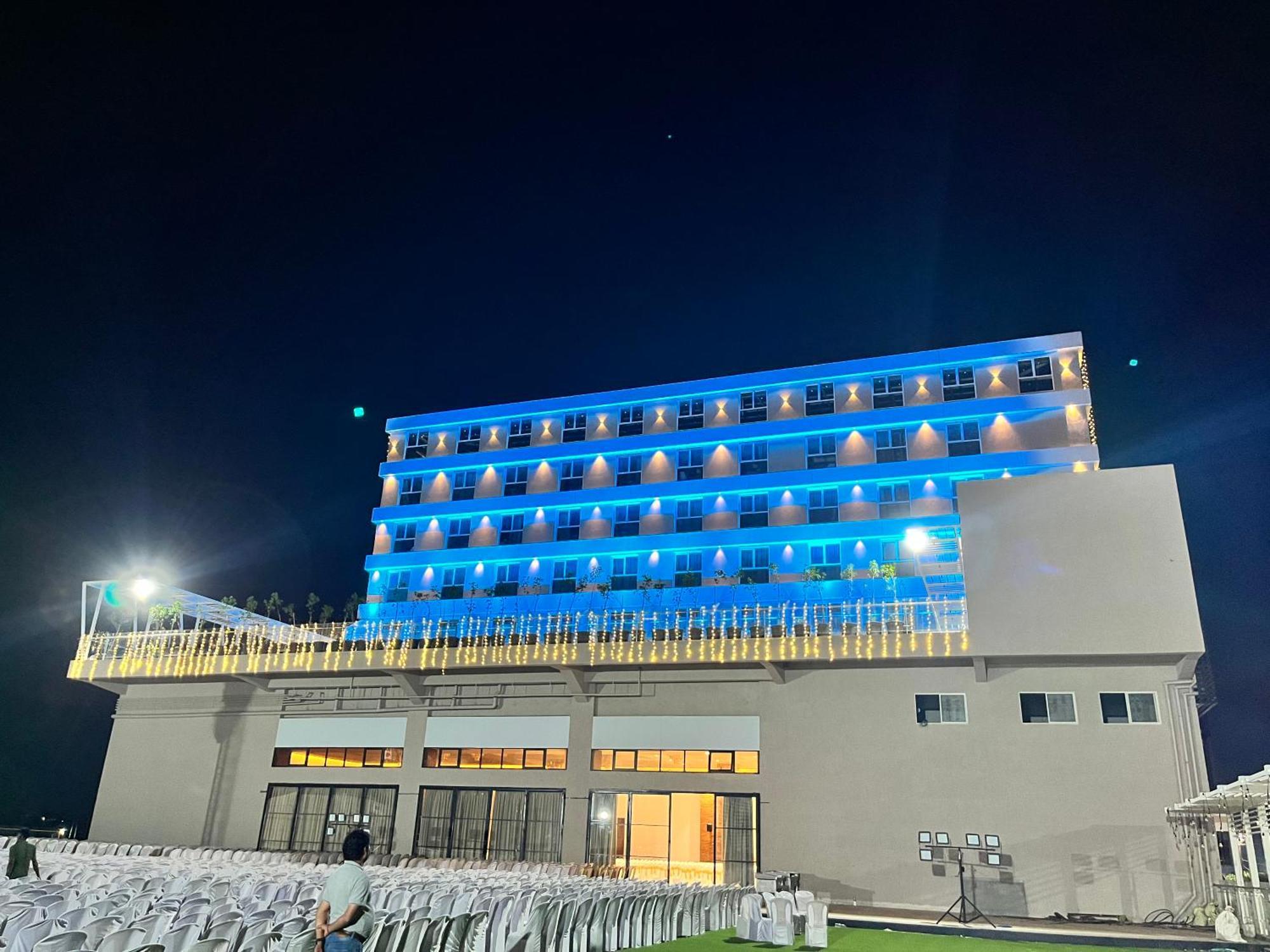 Vits Satyajeet Karad Hotel Eksteriør billede